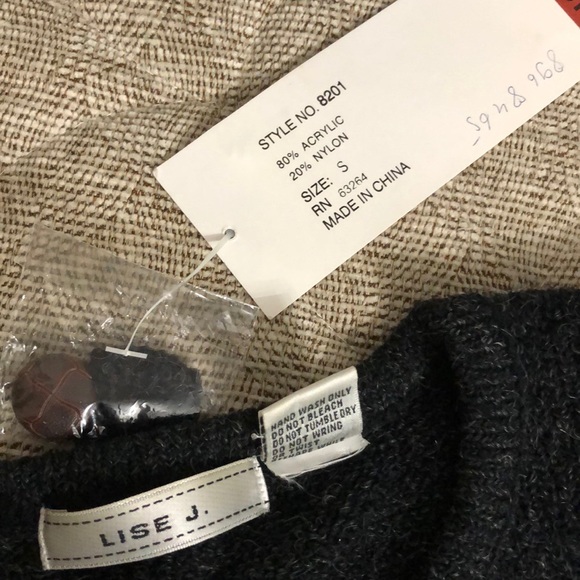 LISE J. CARDIGAN WITH NICE DECOR SIZE M-L - Picture 8 of 8